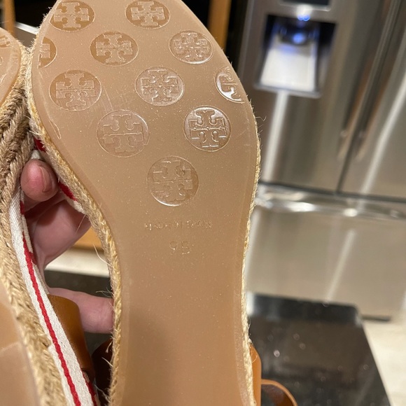 TORY BURCH 9 NAUTICAL RED WHITE CANVAS WITH LIGHT BROWN STRAPS PLATFORM SANDALS - Picture 13 of 13